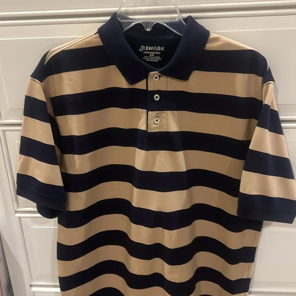 Men’s St. John’s Bay 3 button Polo. Size medium. - Picture 4 of 4